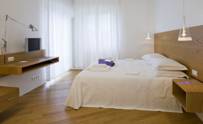 Bedroom 3, Hotel Emilia, Ancona