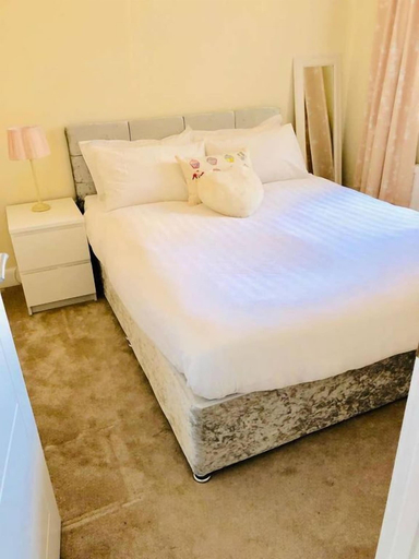 Bedroom 2, Waterside Lodge with Canal Views, Leeds