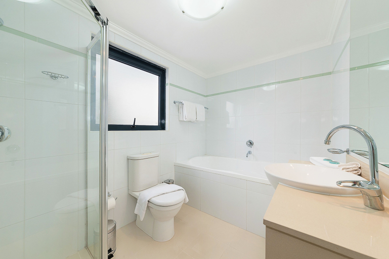 Bathroom 4, Wyndel Apartments - Herbert, Sydney