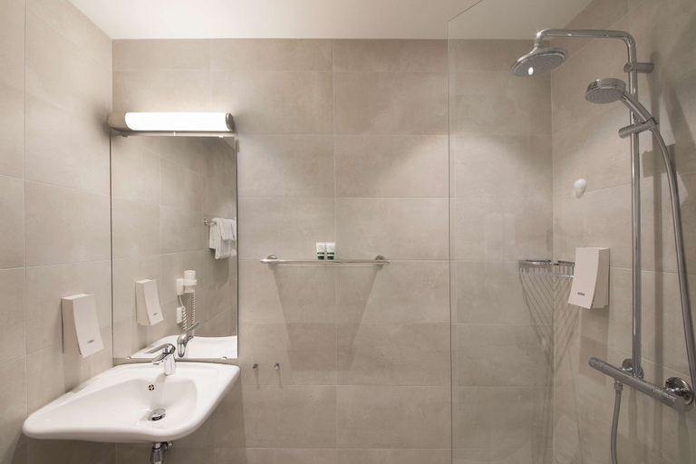 Bathroom 4, Bergen Harbour Hotel, WorldHotels Crafted, Bergen