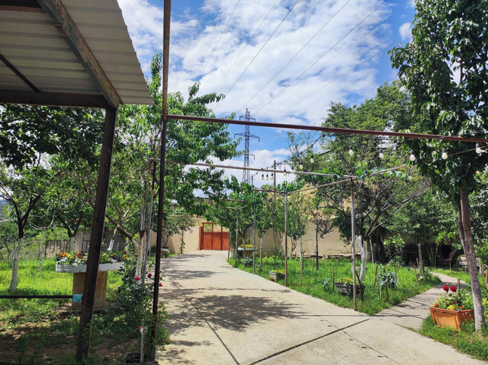 Others 5, Veranda Vere, Tbilisi