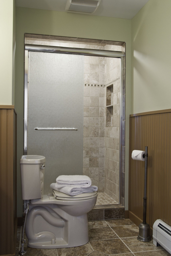 Bathroom 3, Golden Stage Inn B&B, Windsor
