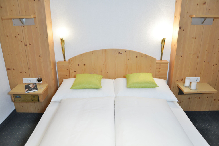 Bedroom 2, Appartements Aurikel Corso, Landeck