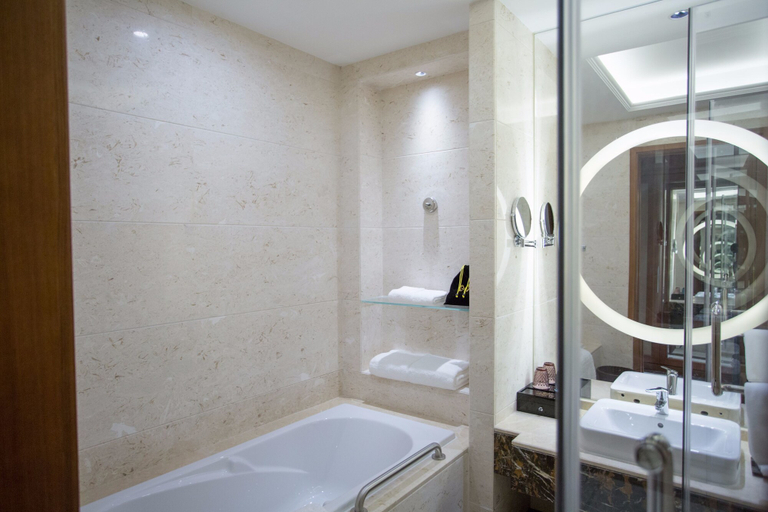 Bathroom 3, Yifang Shanshui GtEL Luotian-Hubei, Huanggang