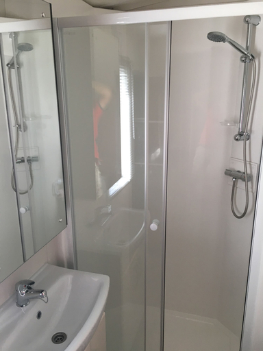 Bathroom, La Sensation, Pas-de-Calais