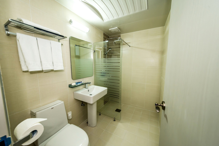 Bathroom 3, SBS Love Pension, Seogwipo