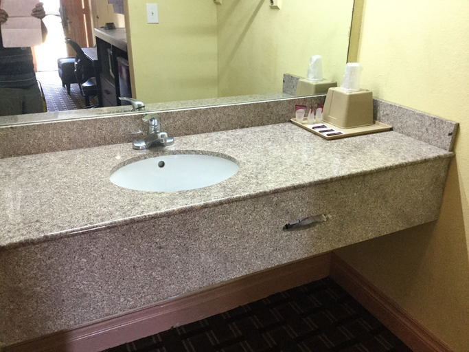 Bathroom 4, Luxury Inn and Suites Seaworld Lackland, Bexar
