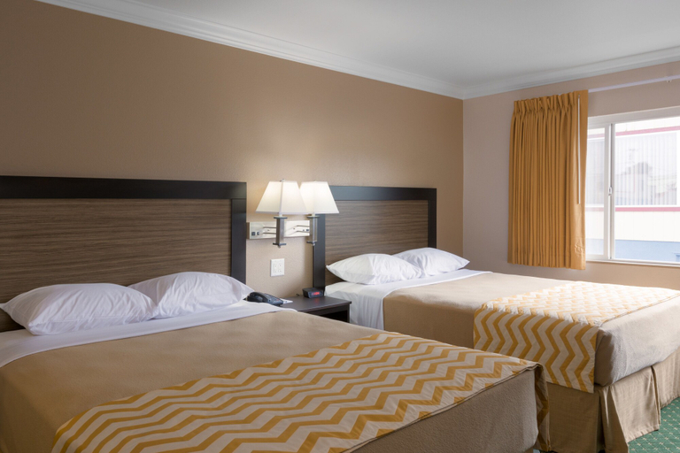 Bedroom 3, Travelodge by Wyndham Eureka, Humboldt
