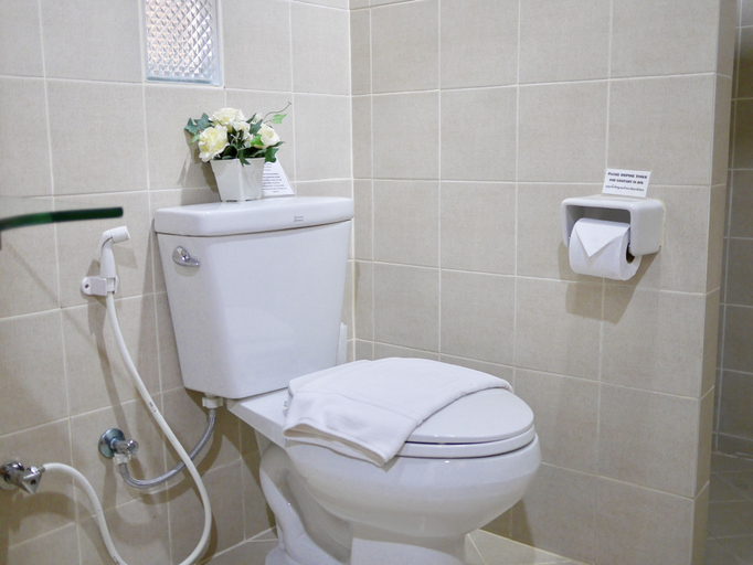 Bathroom 3, Na Thapae, Muang Chiang Mai
