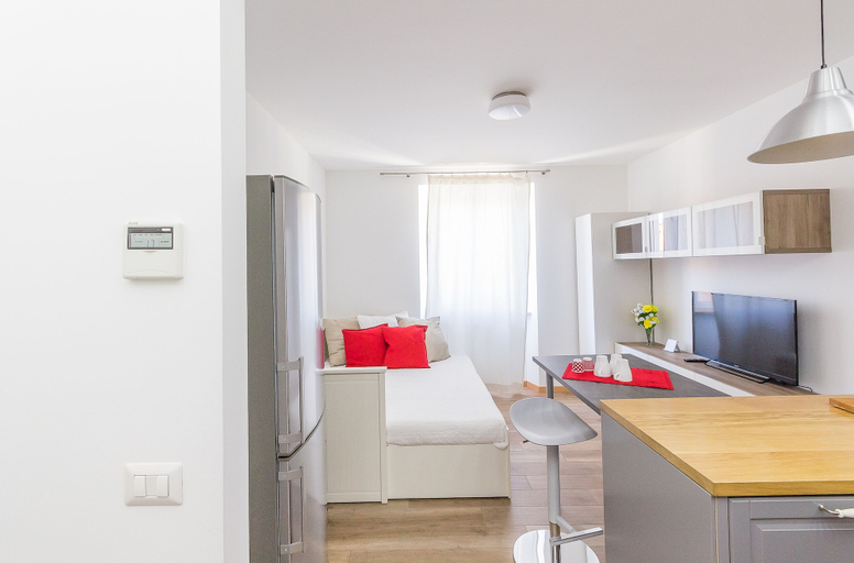 Others 3, Alessia's Flat - Sarpi 2, Milano