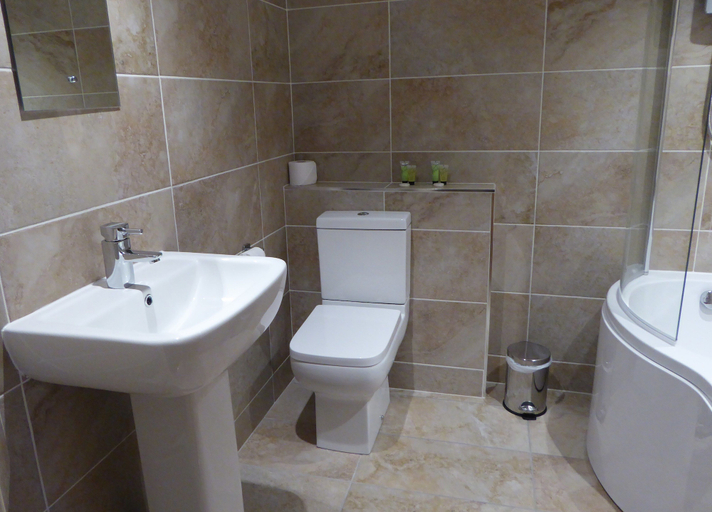 Bathroom 4, The Old Ginn House Inn, Cumbria