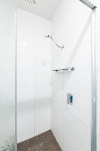 Bathroom 14