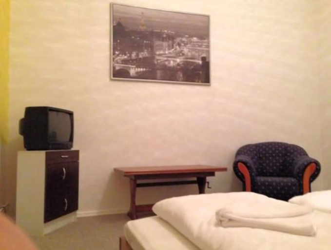 Bedroom 4, Pension 1, Berlin