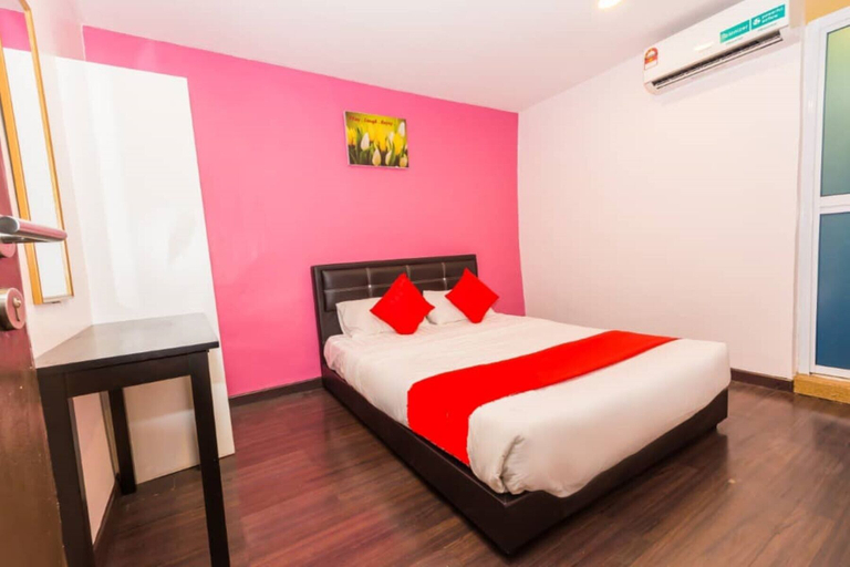 Bedroom 3, Taj Grand Hotel, Malacca City