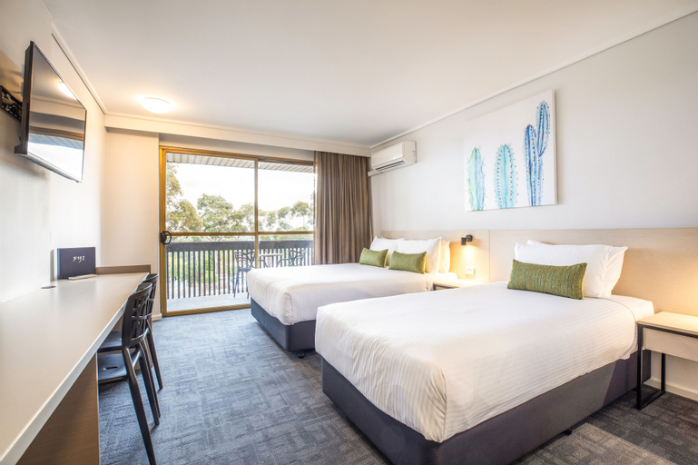 Nightcap at Shoppingtown Hotel, Manningham - West