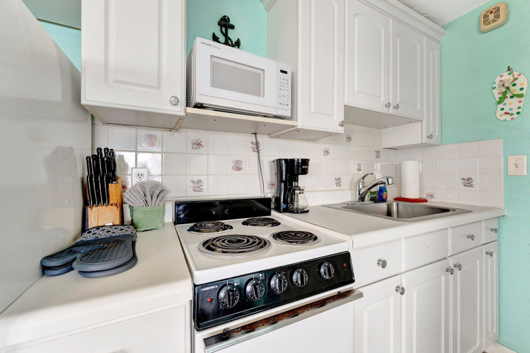 Others 5, The Seashell Suites, Pinellas