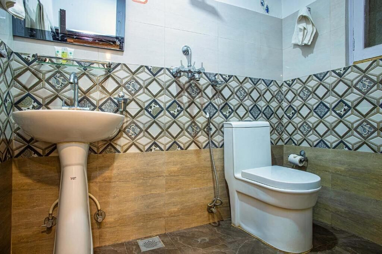Bathroom 4, Hotel BnB Mhepi, Bagmati