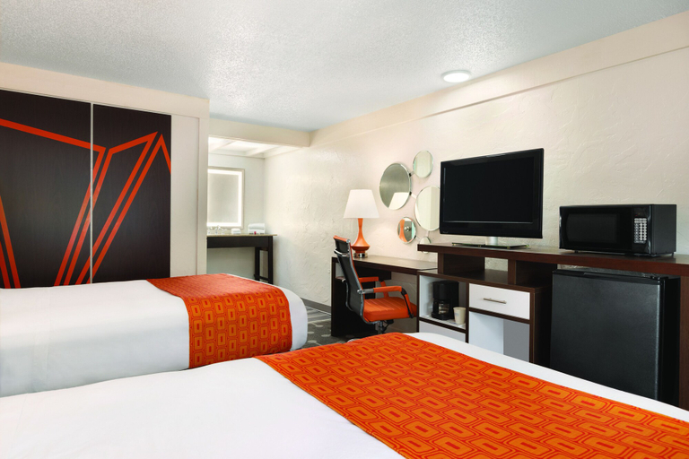 Others 4, Dover Inn & Suites, Tuscarawas