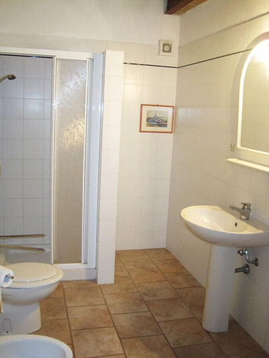 Bathroom 4, La Fonte di Vivalda, Livorno