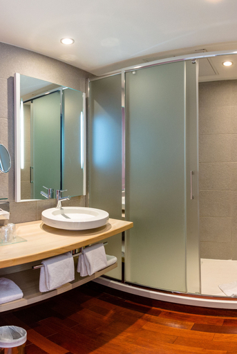 Bathroom 4, Mercure Dieppe la Présidence Hotel, Seine-Maritime