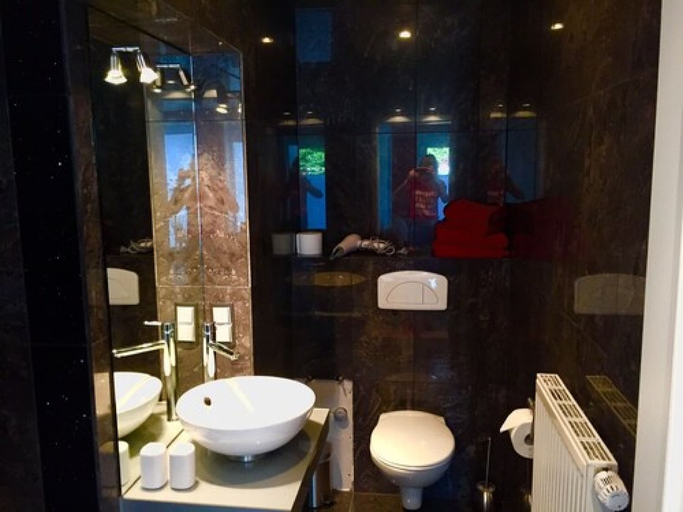 Bathroom 5, Seaside-Strandhotel, Ostholstein
