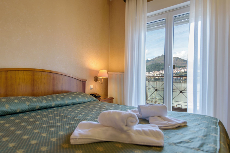 Bedroom 3, Hotel Kastoria, West Macedonia