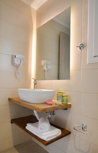 Bathroom 3, Meltemi Studios, Ionian Islands