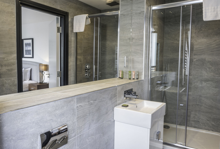 Bathroom 4, Aldgate by Excel Apartments, London