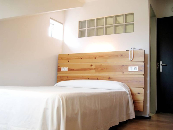 Bedroom 2, La Plaza II, Asturias