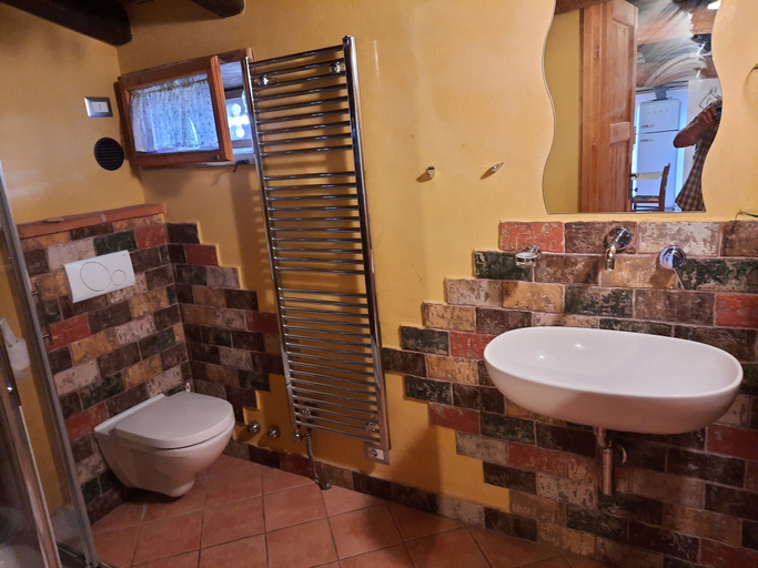 Bathroom 3, Agriturismo Corte Davini, Mantua