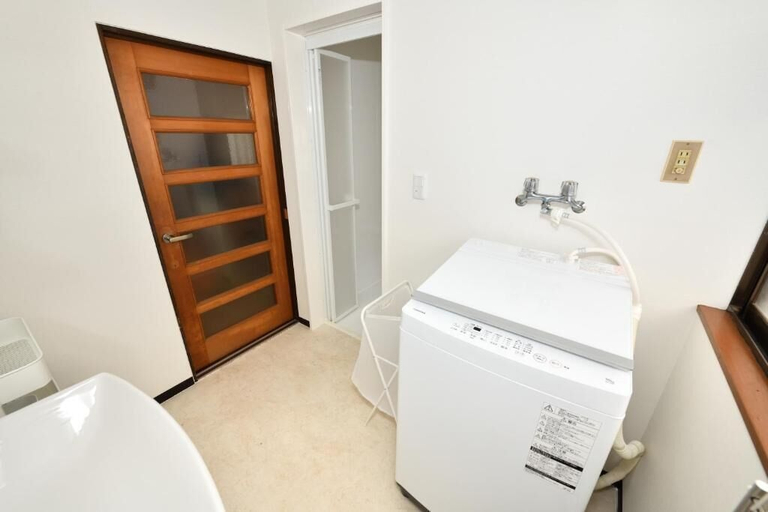 Bathroom 3, wasabi, Kamakura