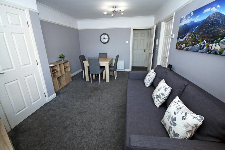 Others 3, Belfast Modern Apartment, Lisburn and Castlereagh