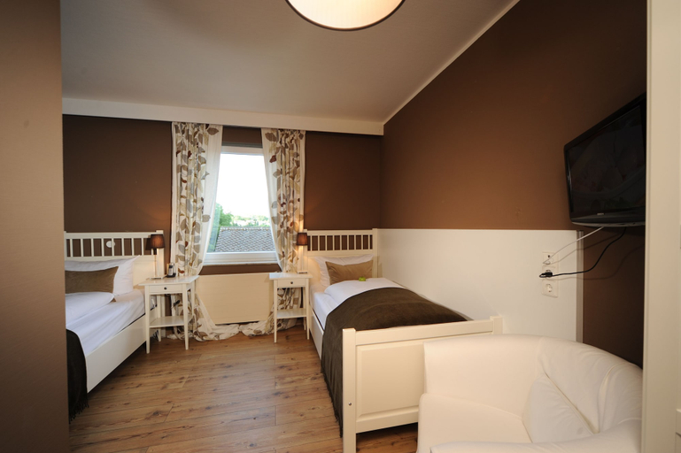 Bedroom 4, basehouse, Mayen-Koblenz