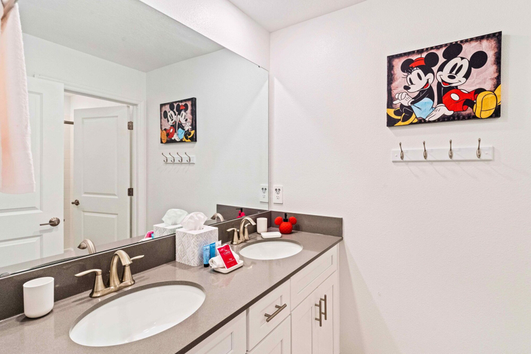 Bathroom 3, 4423 Scene Lane, Osceola