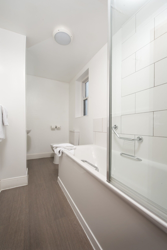 Bathroom 5, The St Ives Bay Hotel, Cornwall