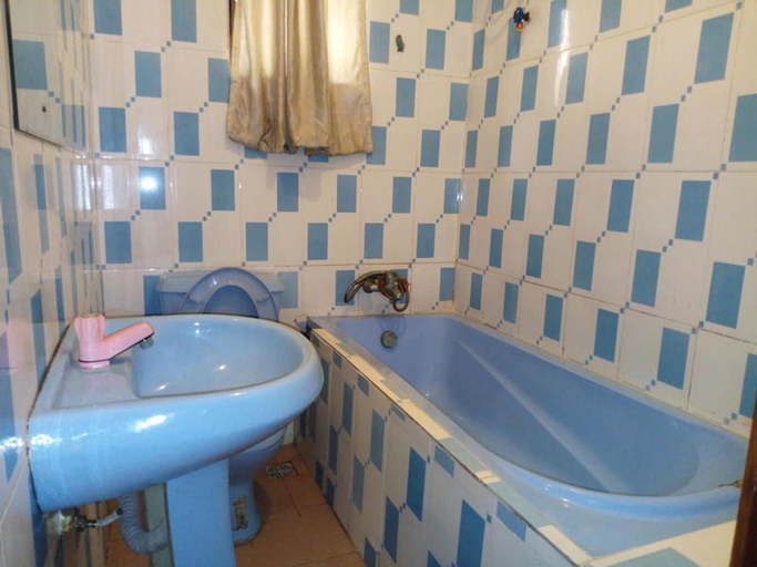 Bathroom, Holla-Jobi Guest House, Oshodi/Isolo