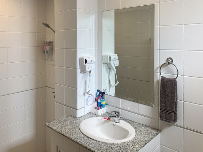 Bathroom 4, The Classroom Hotel, Pattaya