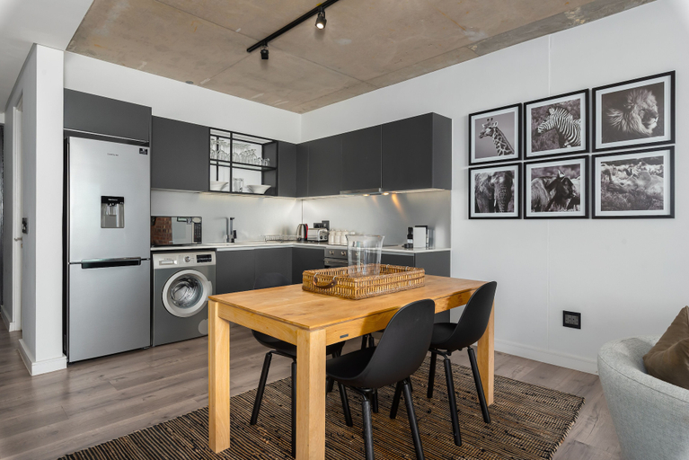 Others 5, The Signature 108, City of Cape Town