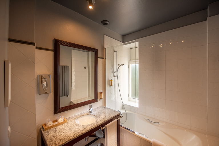 Bathroom 5, Hotel La Villefromoy, Ille-et-Vilaine