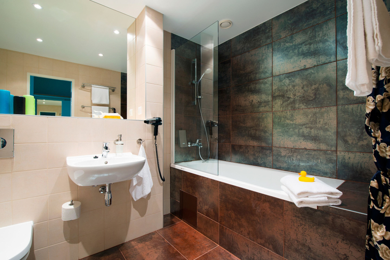 Bathroom 4, Go Hotel Shnelli, Tallinn