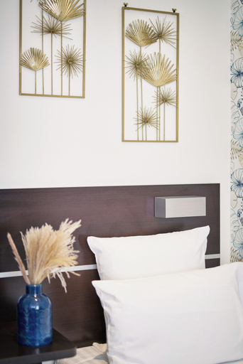 Bedroom 3, Hotel du Vieux Port, Var