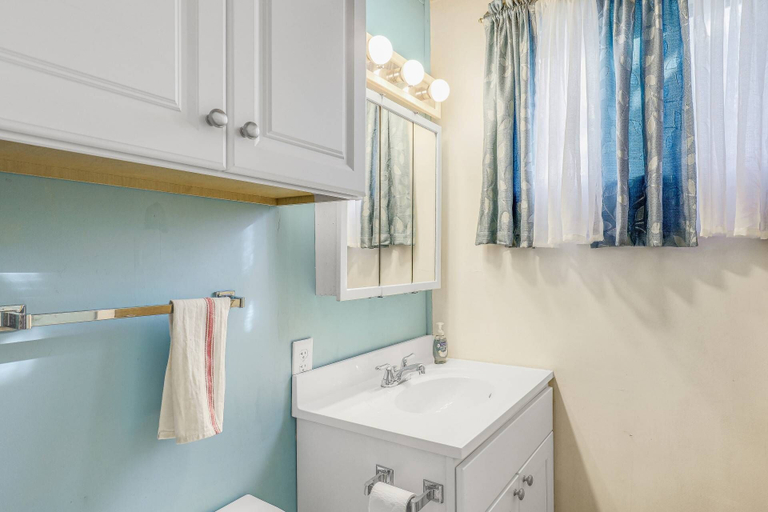 Bathroom, Happy Haven, Grafton
