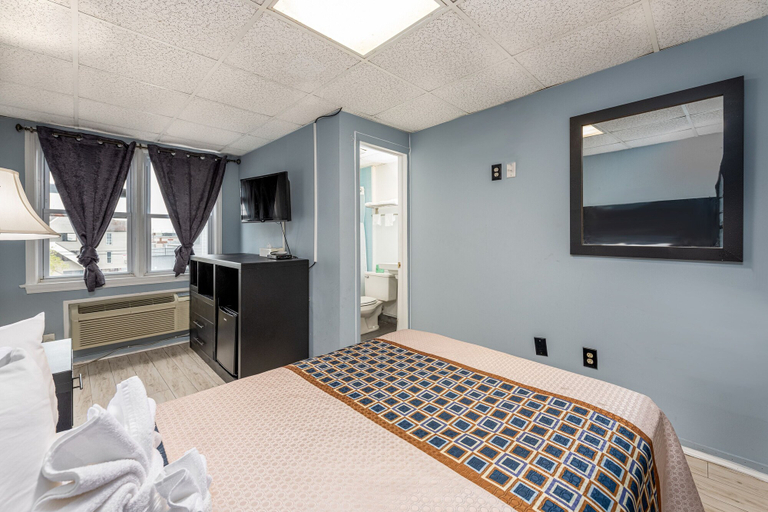 Bedroom 3, Hammock Inn & Suites - Jersey Shore, Ocean