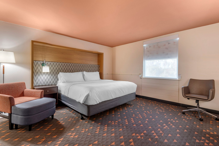 Bedroom 4, Holiday Inn BANGOR by IHG, Penobscot