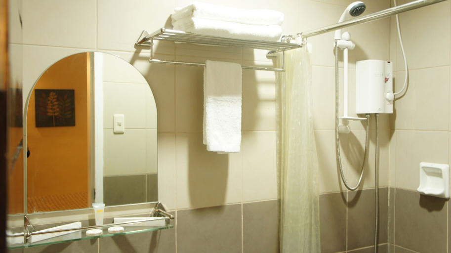 Bathroom 5, Urbantel Hotel, Lucena City
