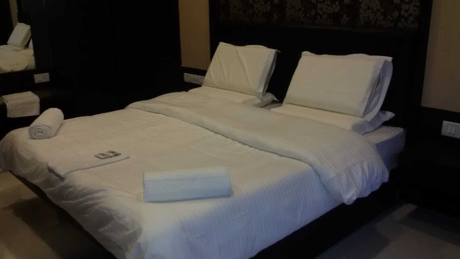 Bedroom 2, Purohit Holiday Resort, Pune