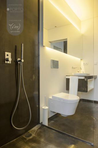 Bathroom 2, ORM- Saraiva de Carvalho apartments, Porto