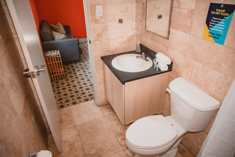 Bathroom 4, Conturce Hostel