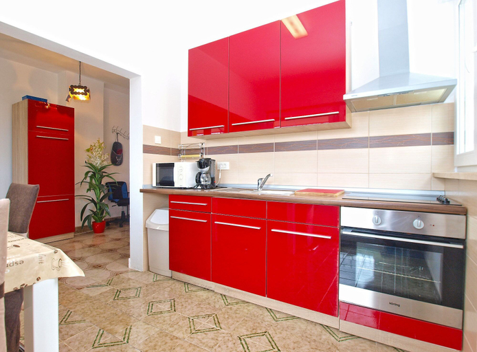 Others 4, Apartment 1432, Pula