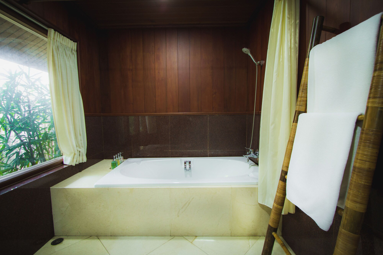 Bathroom 5, Rupar Mandalar Resort, Mandalay